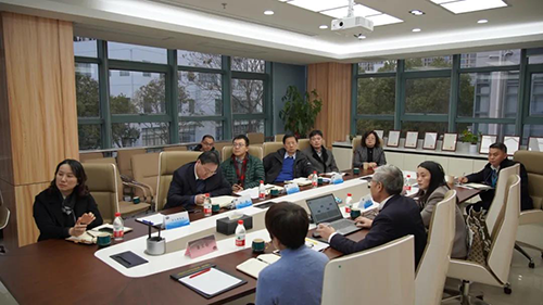 上海市浦东新区政府党组成员、副区长吴强，浦东新区科经委副主任李晓亮，张江管理局副局长吴俊，张江集团副总经理王凯荣等调研富联娱乐